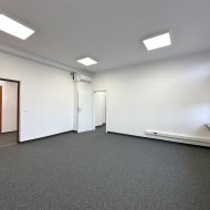 4 pomieszczenia biurowe 81 m2 klima parking